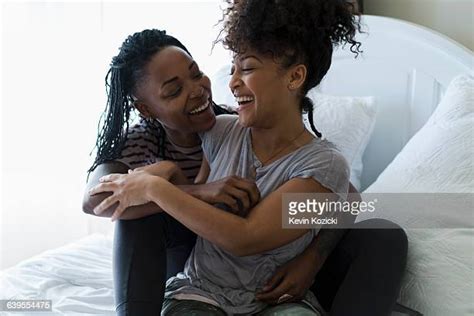 Lesbian In Bed Photos Et Images De Collection Getty Images