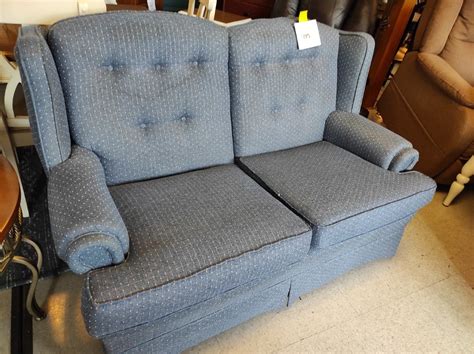 Broyhill Love Seat Roth And Brader Furniture