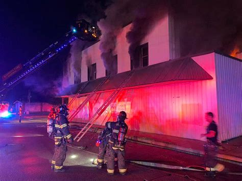Wichita Fire Crews Extinguish 3 Alarm Building Fire In Sw Wichita
