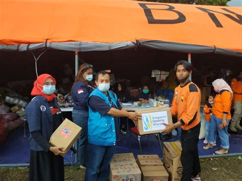 Ksk Indonesia Dan Sdwf Salurkan Bantuan Untuk Korban Banjir Bandang