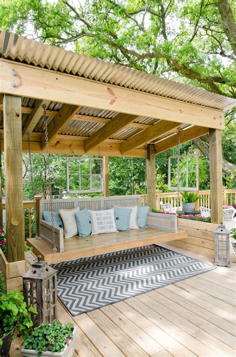 Techos de madera funcional y atractivo. Columpios de ensueño para terrazas y jardines | Patios traseros, Techo de patio, Decoración de patio
