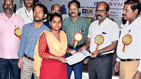 Pension Id Cards Distributed To Workers In Unorganised Sector The Hindu