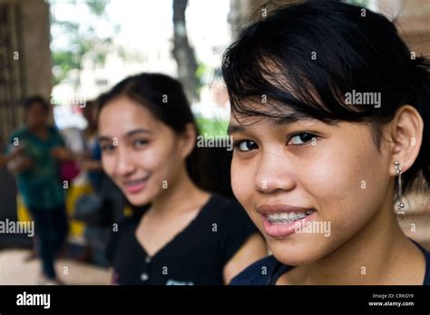 Teenage Girls Cebu City Philippines Banque De Photographies Et D’images à Haute Résolution Alamy
