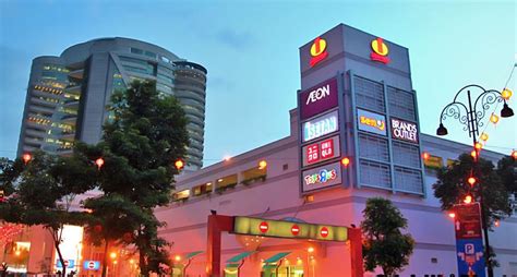 Shopping mall in malaysia, asia. 1 Utama Shopping Centre - GoWhere Malaysia