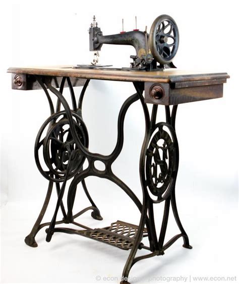 Antique Vintage 1874 Seidel And Naumann Sewing Machine W Cast Iron