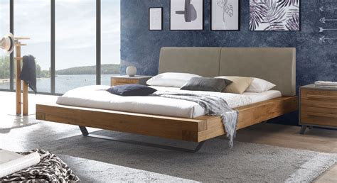 Valnatura bett 180×200 wildeiche massiv entdecken valnatura boxspringbett 180 200 cm inkl matratze topper beige betten angebote der marke valnatura aus der werbung Bett schwebend in Balkenoptik aus massiver Wildeiche ...