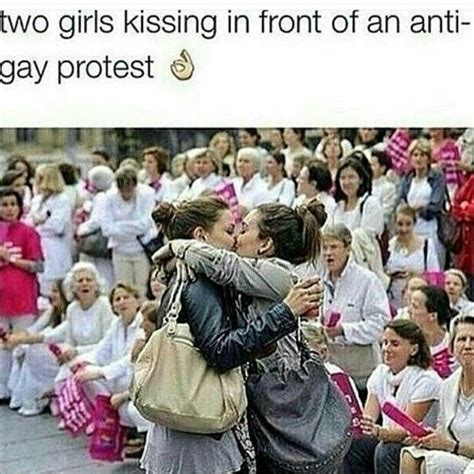 You Can See That Woman Face Shes Probably Thinking About That Ass Lesbians Kissing Kissing