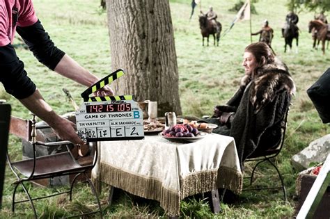 Game Of Thrones 50 Awesome Behind The Scenes Photos Page 4 Of 5
