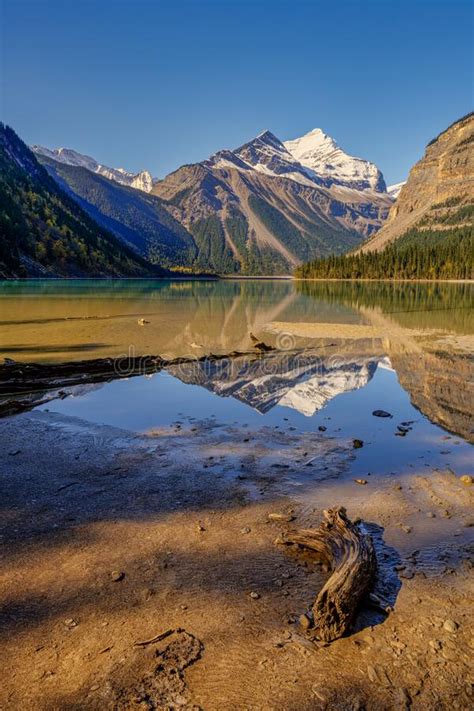 Mount Robson And Whitehorn Mountain Kinney Lakejasper Alberta Kanada