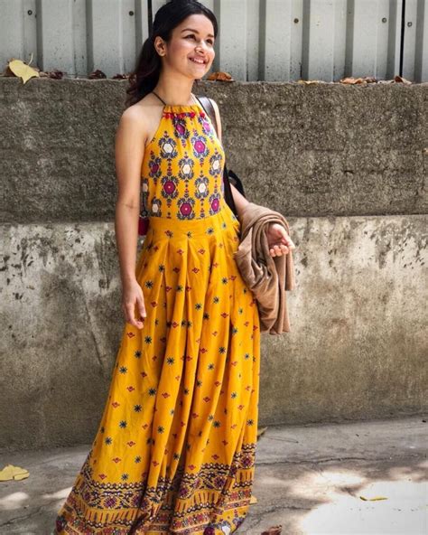 Avneet is seen enjoying the view as she gets these amazing clicks. See Pics: How Avneet Kaur inspired us to wear Indo-Western ...