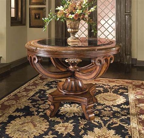 Make Your Entryway Look Elegant With Placing Foyer Tables Modern