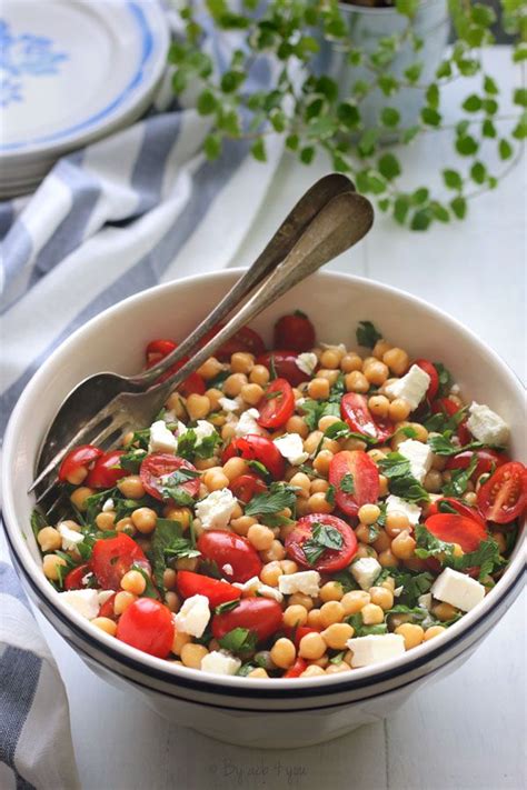 Épinglé sur Salade pois chiches tomates et feta