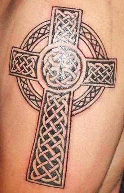 A celtic cross itself is an image that combines a typical christian cross with a circle or a ring surrounding the part of intersection. WomenFashion: Celtic Cross Tattoo Designs
