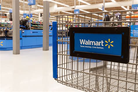 Buy Walmart stock on a huge AI opportunity – analyst says