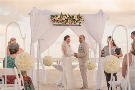 Rox Beach Wedding 301 Moved Permanently Wedding Dresses For The