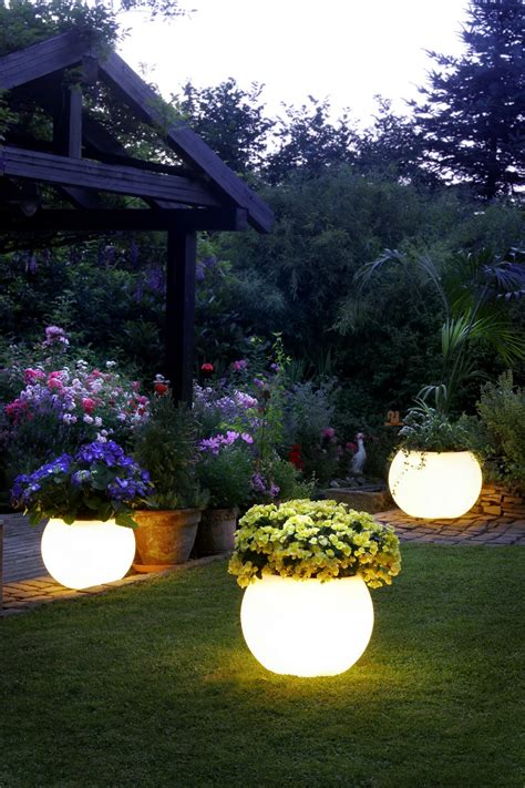 Search for landscape, lawn and garden design ideas. Tips For Garden Lighting Ideas for light games | Interior ...