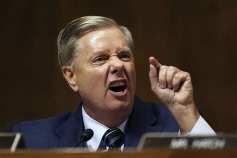 Lindsey Graham Wants You To Know Hes A ‘single White Man Observer