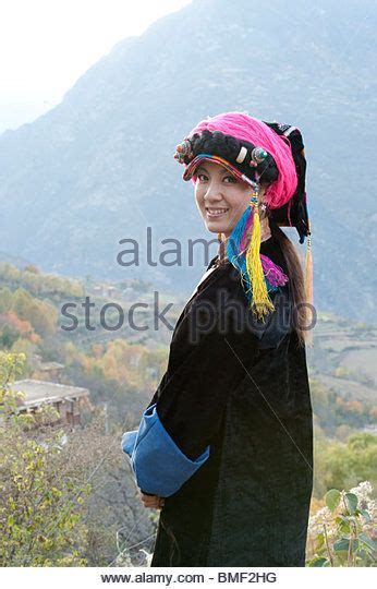 jiarong tibetan woman in gyarong beauty valley danba garze tibetan autonomous prefecture