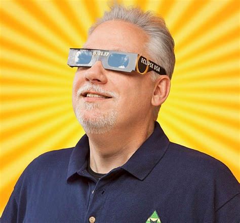 Solar Eclipse Sunglasses Let You Stare Directly At The Sun 5 Pack Sun