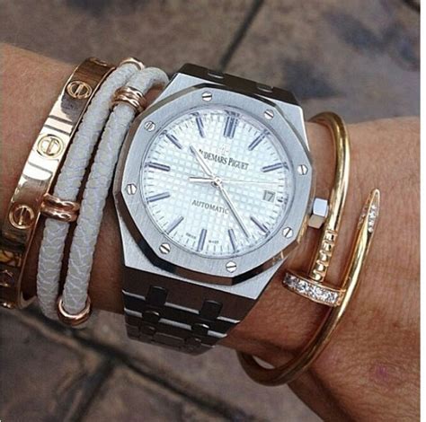 This cartier love 18k yellow gold bangle bracelet is a classic cartier offering and includes a a sparkly 18k white gold cartier diamond bracelet from the love collection. Cartier love bracelet men replica | 1:1 Top Quality ...