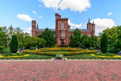 Washington Dc Smithsonian Castle And National Mall Usa 2019 Flickr