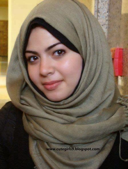 Arab Nude With Hijab Photo Gallery
