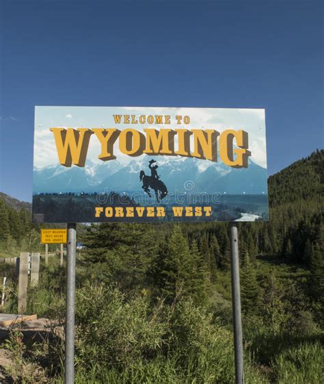 Jackson Hole Wyoming Welcome Sign Editorial Image Image Of Tetons
