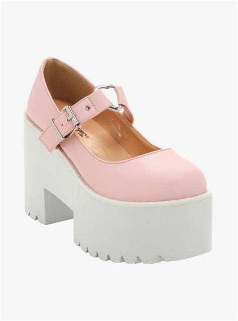 pink heart buckle platform mary janes hot topic platform mary janes mary jane heels cute shoes