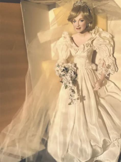 Vintage Franklin Mint Porcelain Princess Diana Doll In Bridal Gown