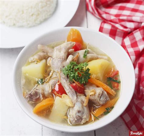 Sebelumnya yuk kita lihat dahulu resep lauk ceker ayam bumbu kecap ekonomis dan mudah, dan di. Resep Membuat Sop Ayam Sedap Sederhana - DAPUR MASAK ENAK