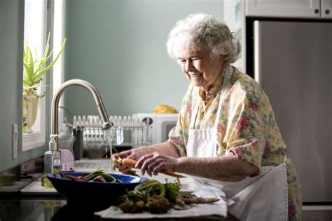 safety cooking seniors tips