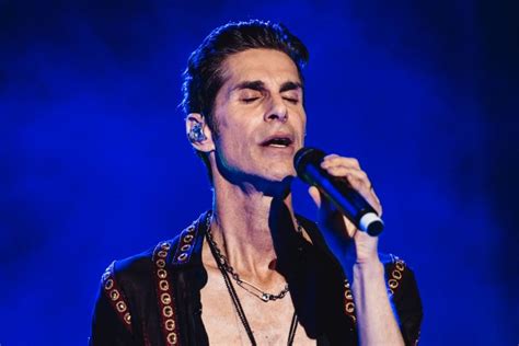 perry farrell decides to shut his mouth after arrests of rock singers