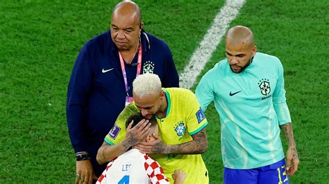 watch croatian player s son consoles teary eyed neymar after brazil lose in world cup quarters