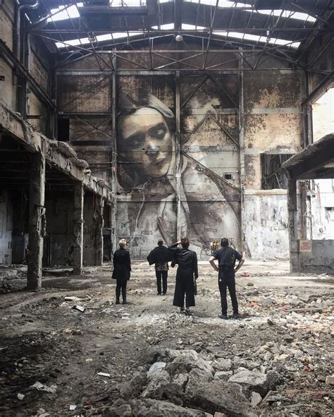 Artist Creates Giant Murals And Destroys Them Himself Before Anyone