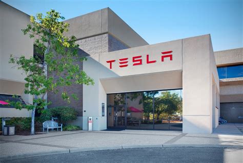 Tesla duplica sus pérdidas semestrales pero espera ser rentable en la