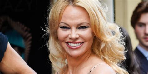 fans react to seeing pamela anderson revealing all in latest steamy photos nestia