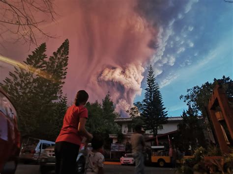 Taal volcano is still under alert 4, as announced by philvocs yesterday. Volcanic Eruption In Philippines Causes Thousands To Flee ...