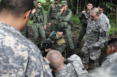 Us Army Expands Knowledge Of Jungle Tactics Article