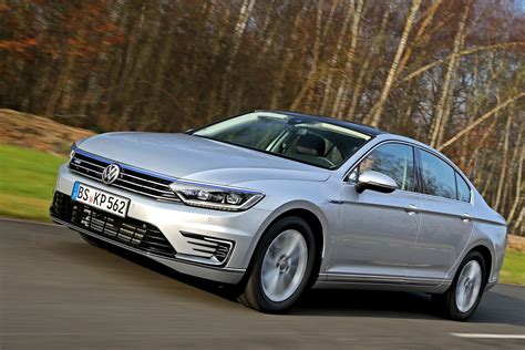 Vw Passat Gte Hybrid Finally Arrives In Uk From £34025 Auto Express