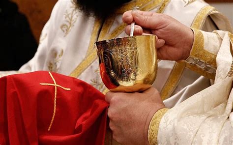 Catholic Church Changes Holy Communion Procedure