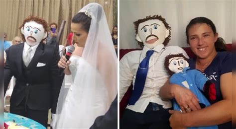 TikTok viral mujer se casa con muñeco de trapo y forma familia con