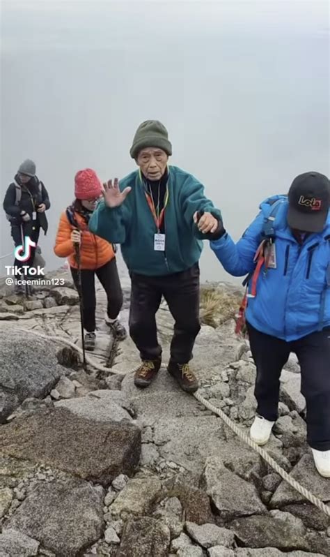 [video] this 90 year old grandpa just became the oldest m sian to conquer mount kinabalu