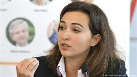 Justizministerin alma zadić (grüne) wird mutter. Alma Zadić buduća ministrica pravde u novoj vladi Austrije ...