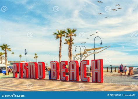 Pismo Beach Pier Plaza The Large Light Up Letters A New Neon Landmark