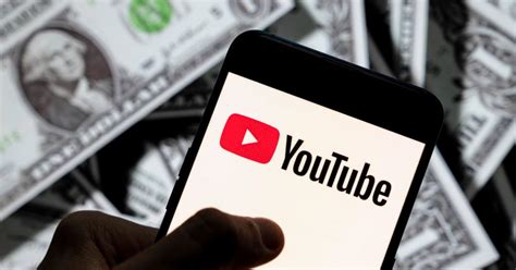 مئات آلاف الدولارات شهريًا إليكم كم يجني صناع المحتوى عبر يوتيوب