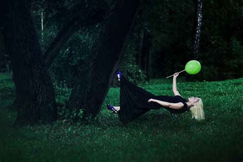 25 Fascinating Levitation Photos Light Stalking