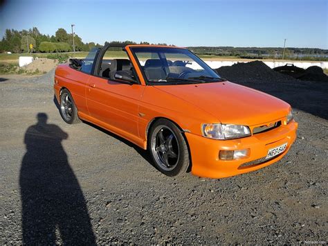 A total of more than 4.1 million escorts of all generations were sold there over a period of 33 years. Ford Escort Cabriolet Avoauto 1991 - Vaihtoauto - Nettiauto