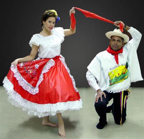 colombia el país de muchas riquezas y aventuras el grandioso folclor colombiano la danza