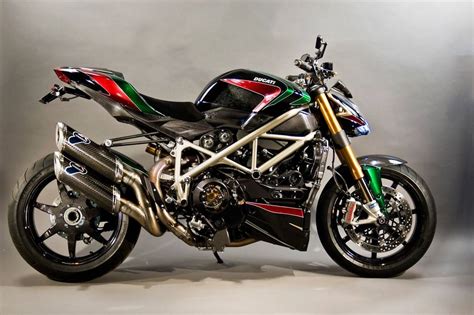 Street fighter motorcycle pictures, it requires no sweat to get the favorites by investing a lesser amount of cash. Takeyoshi images: Ducati Streetfighter Custom