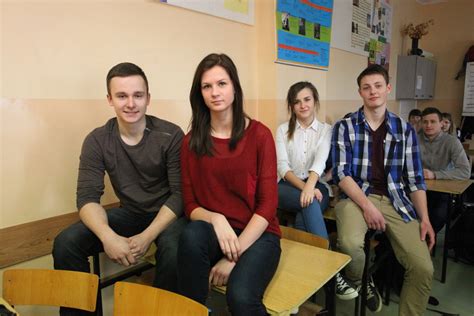 Gimnazjum W Nowym Dworze Gdańskim - W szkole w Nowym Dworze Gdańskim całowanie jest zabronione